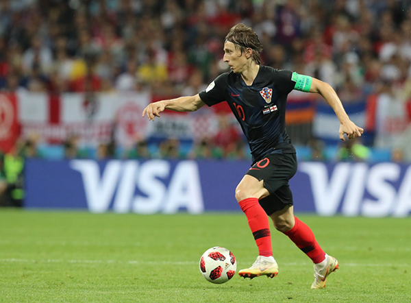 瑞典队绝杀法国队,奥恰洛夫统治全场 瑞典队绝杀法国队,奥恰洛夫统治全场