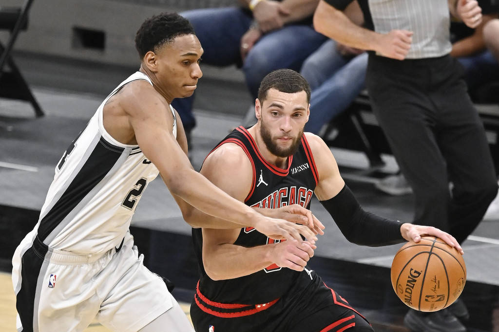 开云体育app-火箭力克马刺，武切维奇统治全场