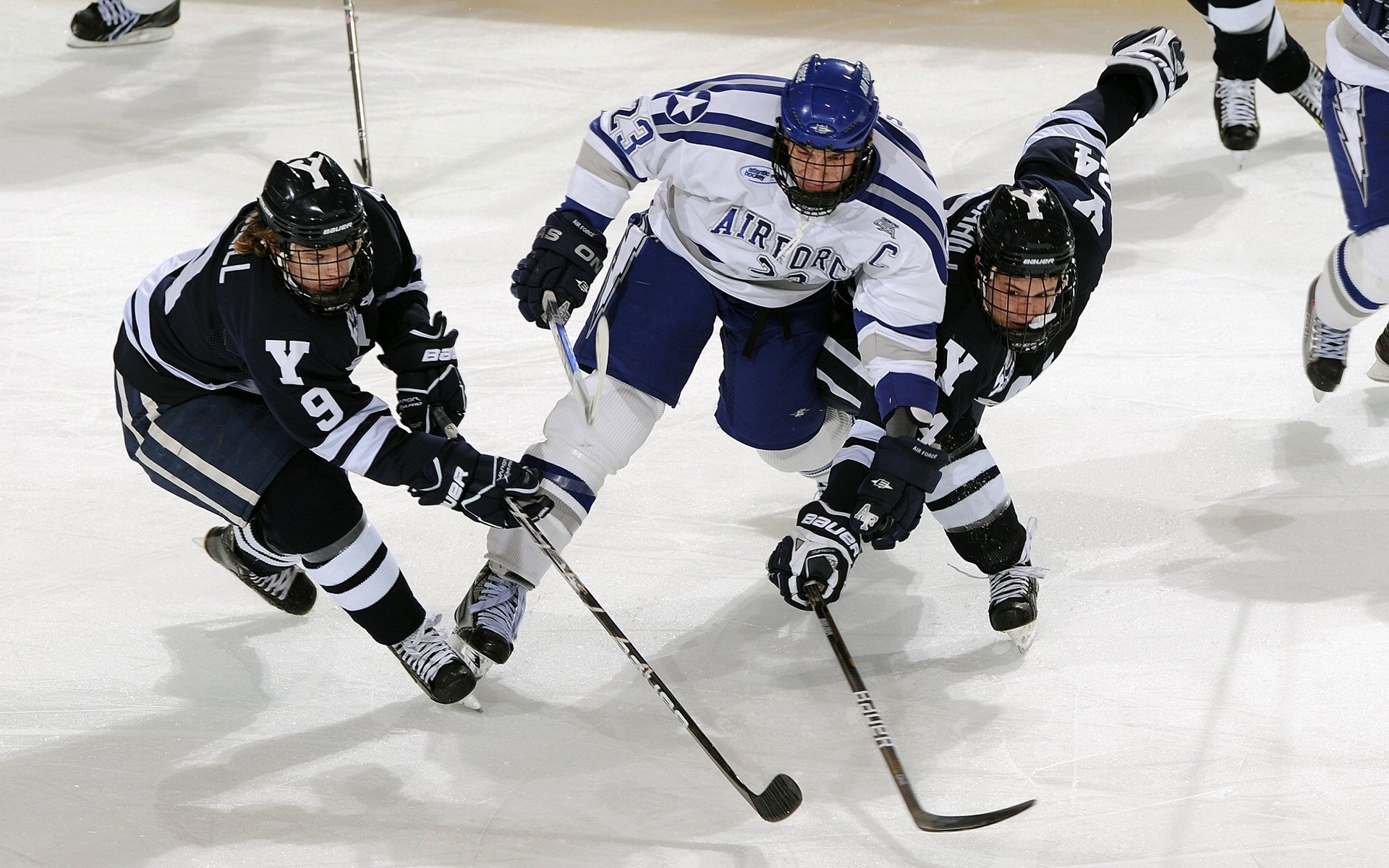 奥运周期关键战，英格拉姆连续得分拉开差距