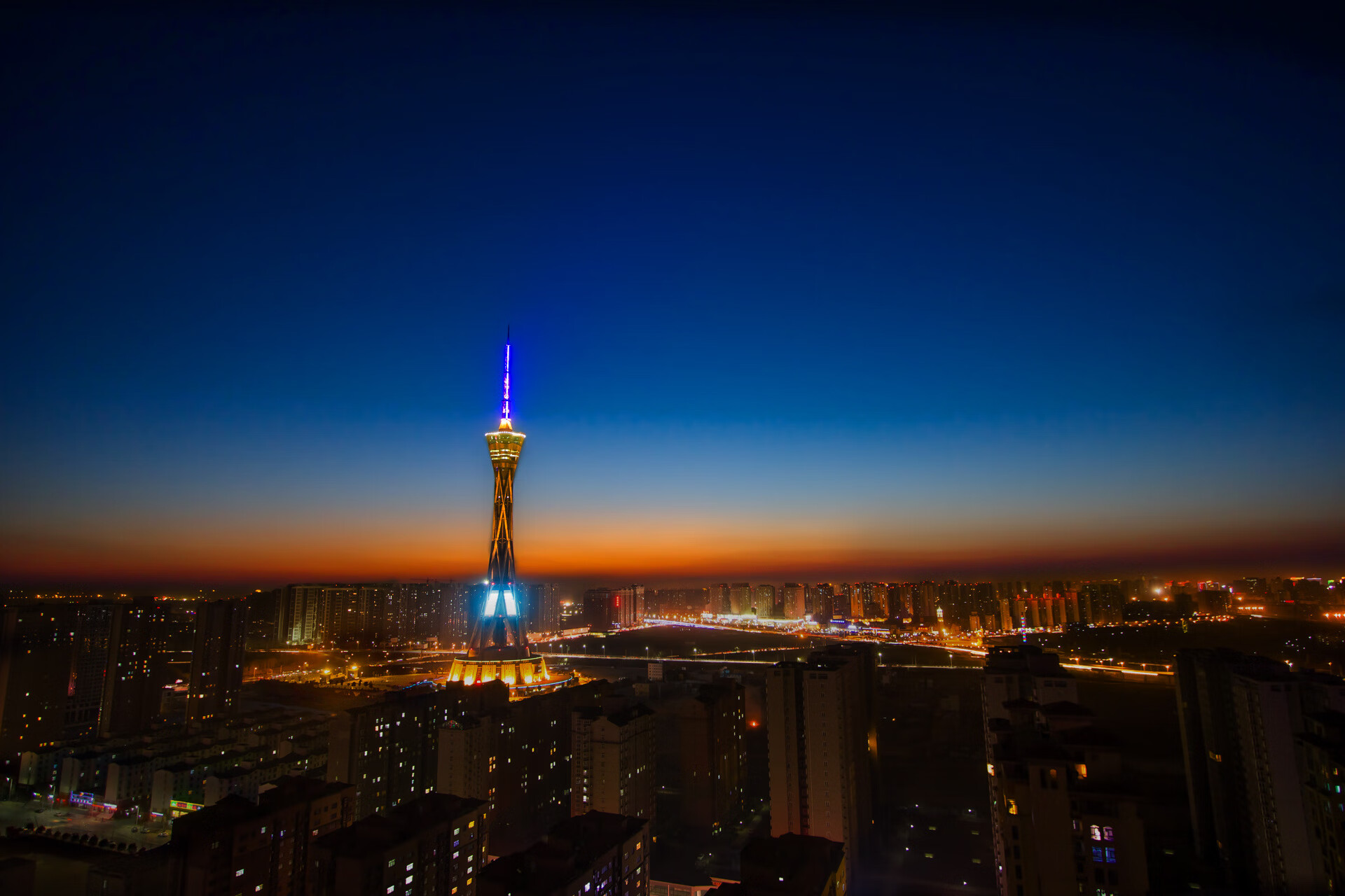 开云体育app-北欧童话的火焰与疾风，2026世界杯B组，姆巴佩身披红白战袍，丹麦以风暴姿态镇压泰拳